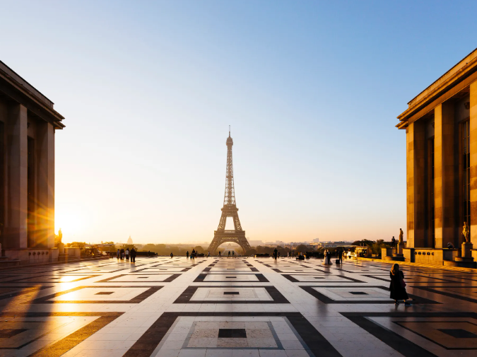 can the eiffel tower affect business growth