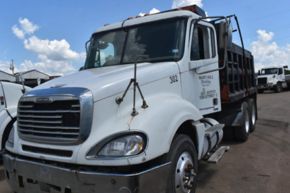 2004 Freightliner Columbia ABS 136 SID 008